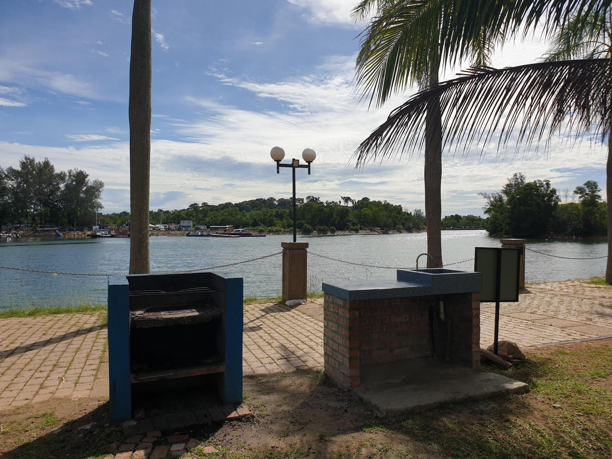 11 Cozyhome -Karaoke Pool Bbq Fishing Port Dickson Exterior photo